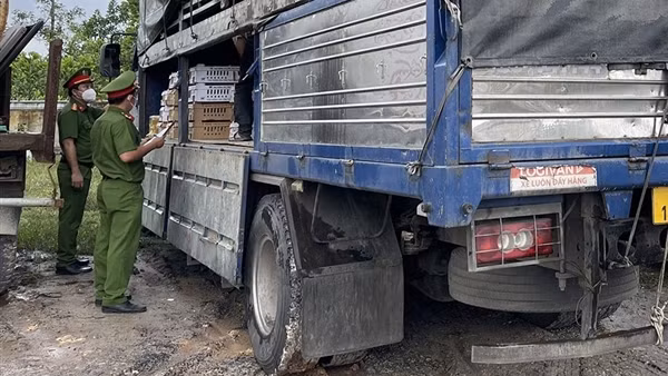 Kiểm soát hàng lậu lưu thông trên tuyến quốc lộ 1A
