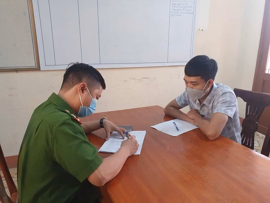 Bắt liên tiếp 3 vụ vận chuyển hàng lậu trong đêm -0