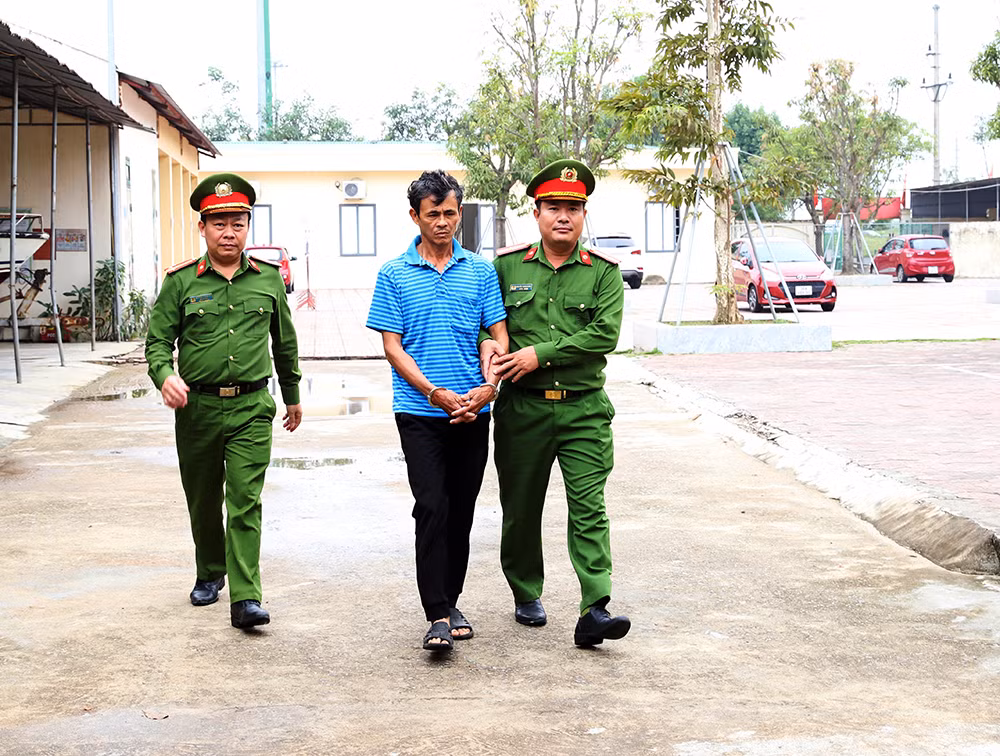 Khởi tố, bắt giam đối tượng giao cấu với người hơn 14 tuổi -0