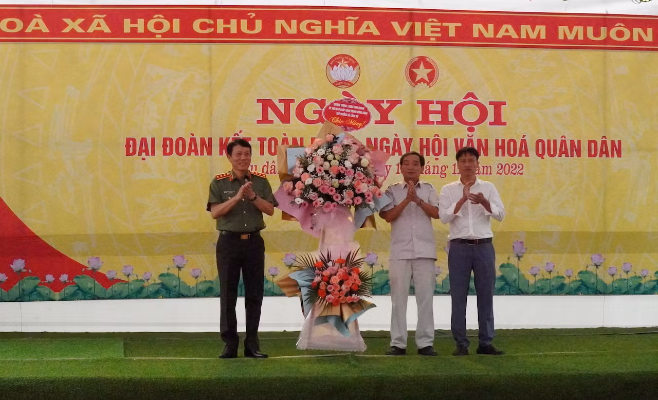 Thứ trưởng Lương Tam Quang dự Ngày hội Đại đoàn kết toàn dân tộc tại Hưng Yên -0