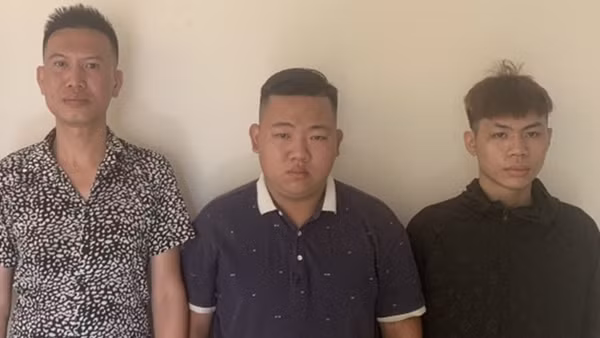 Chủ quán đồ nướng và 3 nhân viên bị khởi tố vì hành hung nam thanh niên