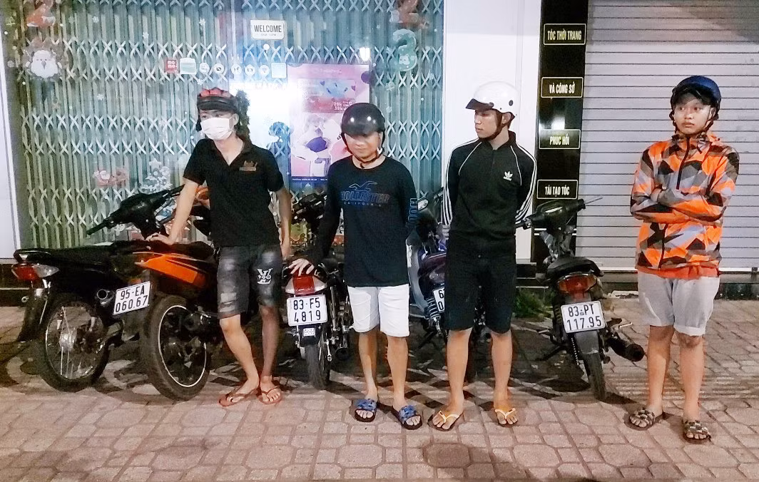 z3884467614699_ccf378a43f6b728ad290d621d8b49232.jpg -0
