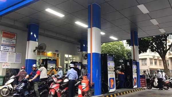 Lấy ý kiến rà soát, sửa đổi, bổ sung các quy định về kinh doanh xăng dầu
