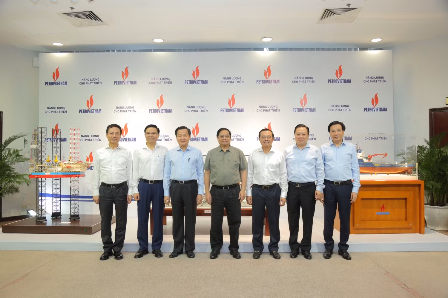 Xây dựng Petrovietnam là tập đoàn kinh tế lớn mạnh, chủ lực trong bảo đảm an ninh năng lượng quốc gia -0