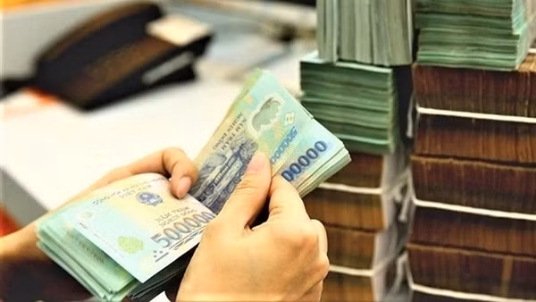 Phó phòng nông nghiệp huyện chiếm dụng gần 300 triệu đồng