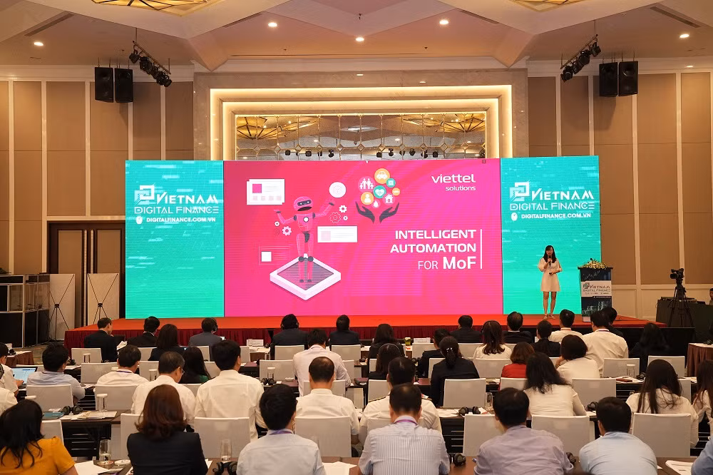 Viettel Solutions giới thiệu giải pháp kết hợp Robot và Trí tuệ nhân tạo tại Hội thảo Tài chính số -0