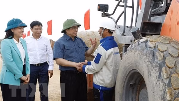 Phát triển kết cấu hạ tầng và thực hành tiết kiệm, chống lãng phí là trách nhiệm chung của toàn xã hội