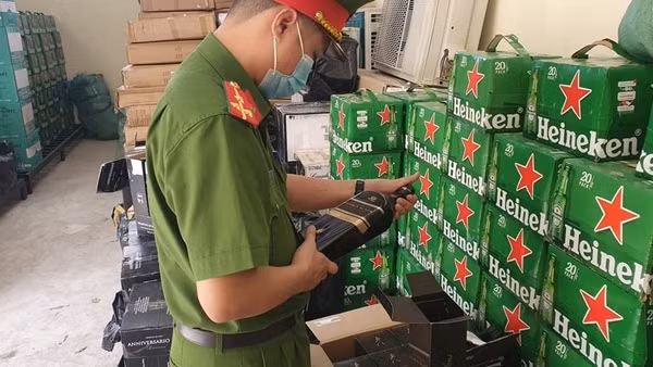 Bắt liên tiếp 3 vụ vận chuyển hàng lậu trong đêm
