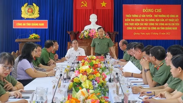 Thứ trưởng Lê Văn Tuyến làm việc tại Công an tỉnh Quảng Nam
