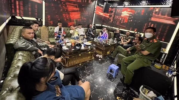 Tổ chức sử dụng ma túy trong hầm quán karaoke