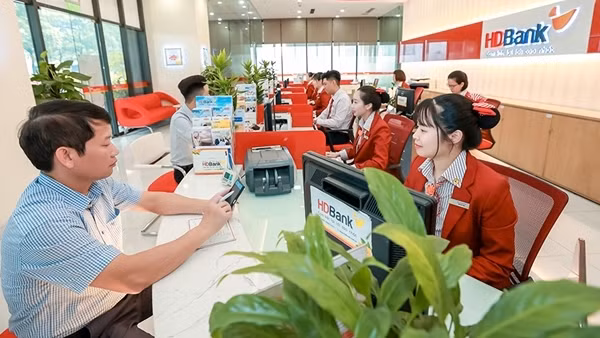 Lãnh đạo HDBank đăng ký mua vào 1 triệu cổ phiếu HDB