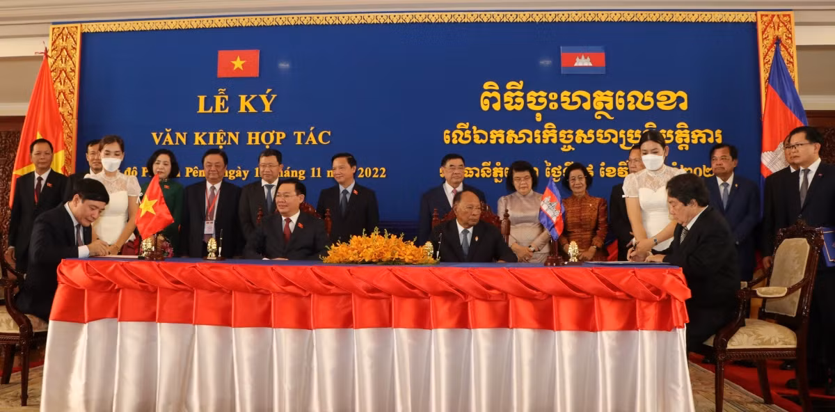 Chủ tịch Quốc hội Việt Nam và Campuchia hội đàm, ký kết thỏa thuận hợp tác -0