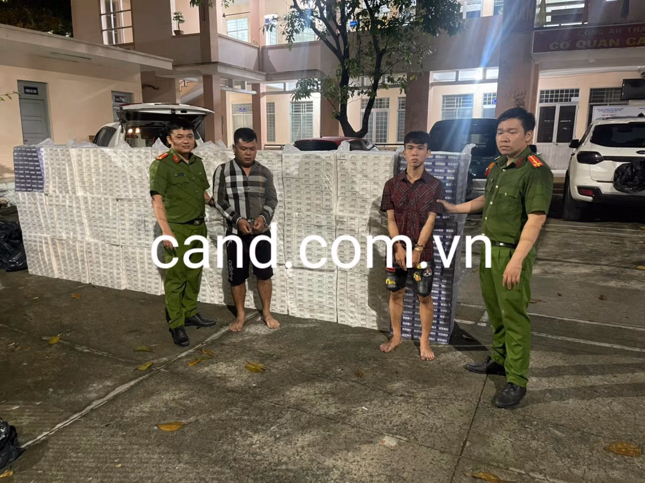 Vận chuyển 15.000 bao thuốc lá lậu trị giá khoảng 1,2 tỷ dồng -0
