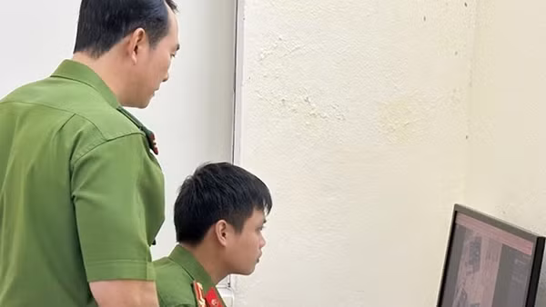 Bóc gỡ đường dây mua bán trái phép thông tin tài khoản ngân hàng