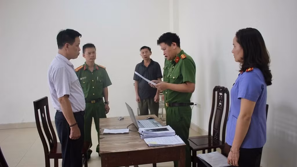 Nguyên Chủ tịch phường bị bắt vì lừa đảo chiếm đoạt hơn 29 tỉ đồng -0