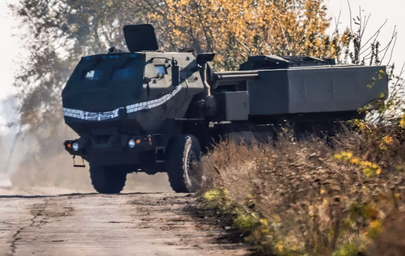 Tổng thống Ukraine tới trung tâm Kherson, khen pháo HIMARS -0