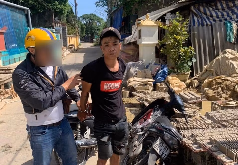 Đột nhập trường học trộm xe mô tô để có tiền mua ma túy -0