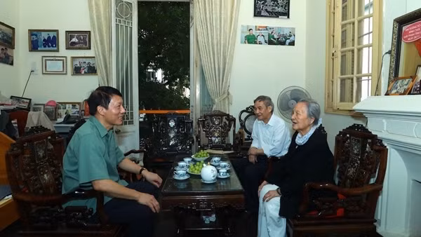 Lãnh đạo Bộ Công an tri ân, chúc mừng nhân kỷ niệm 40 năm Ngày Nhà giáo Việt Nam