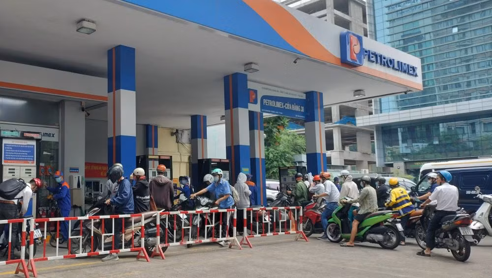 Tháo gỡ khó khăn, đảm bảo cung ứng xăng dầu trên địa bàn TP Hồ Chí Minh