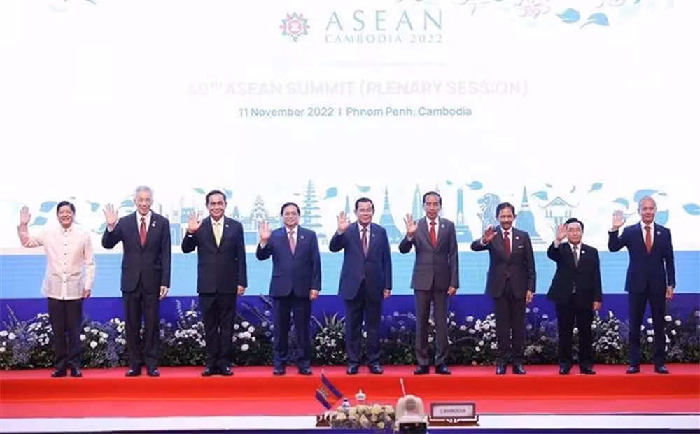 Thủ tướng Phạm Minh Chính về tới Hà Nội, kết thúc chuyến công tác tại Campuchia -0