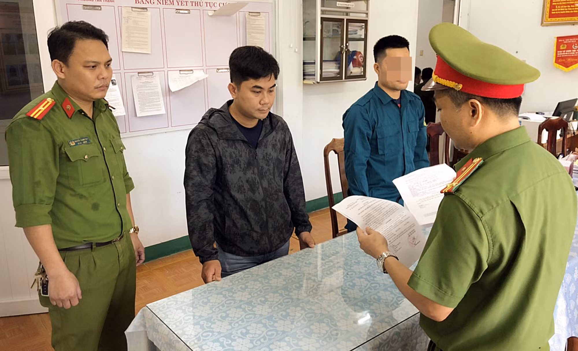 Khởi tố nhân viên ngân hàng lừa đảo chiếm đoạt gần 2,3 tỷ đồng -0