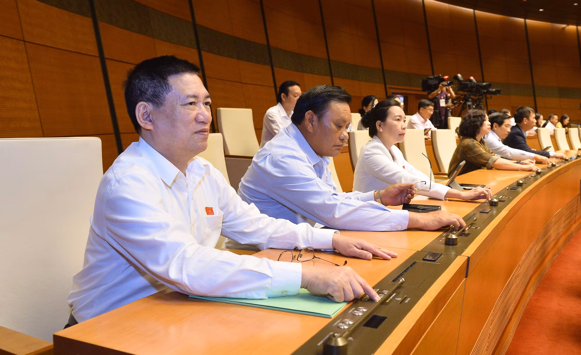 Quốc hội đồng ý bổ sung thông tin “nơi sinh” vào hộ chiếu cấp cho công dân Việt Nam -0