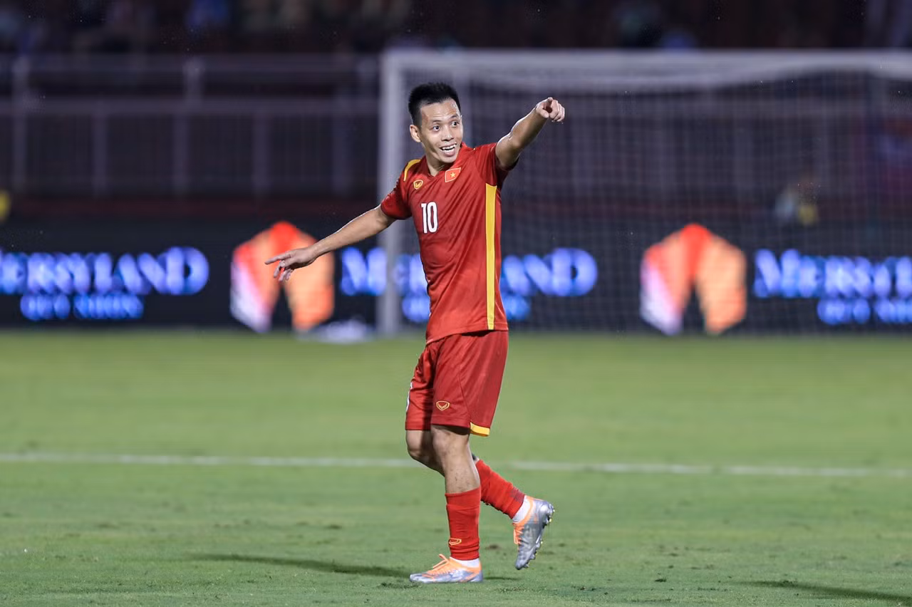 Đội trưởng Hà Nội FC dính chấn thương nặng, chia tay V-League 2022 -0