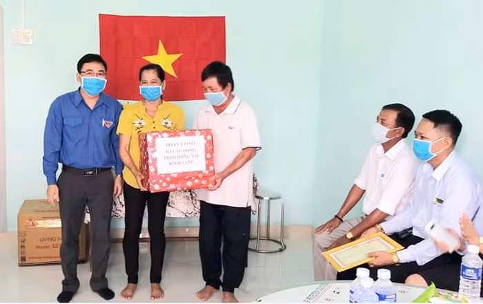 Nhọc nhằn công nhân lo Tết sớm… -0