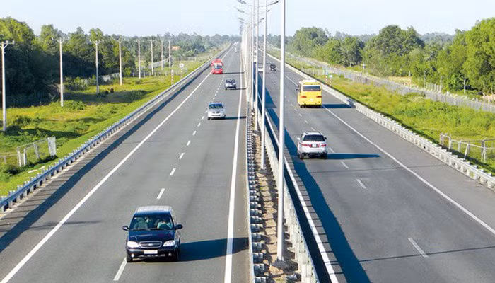 Bộ Giao thông Vận tải muốn địa phương bàn giao mặt bằng trước 20/11 để sớm khởi công cao tốc Bắc Nam giai đoạn 2 -0