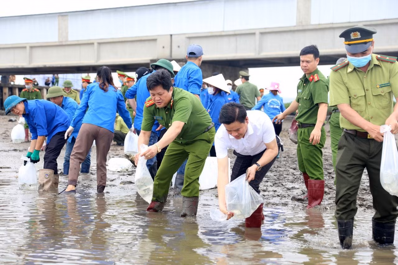 Dấu ấn Cảnh sát Môi trường đất Mỏ -0