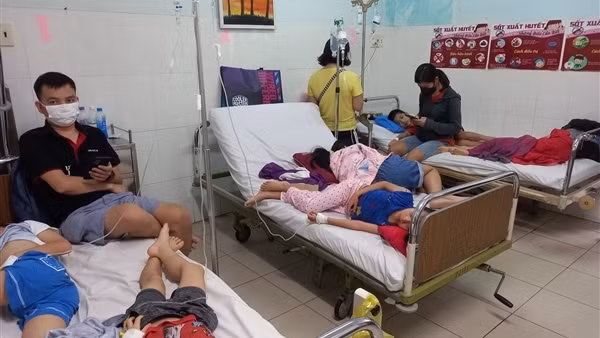 UBND tỉnh Khánh Hòa chỉ đạo khẩn vụ học sinh ngộ độc thực phẩm