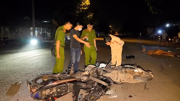Hai xe mô tô đối đầu, một người tử vong