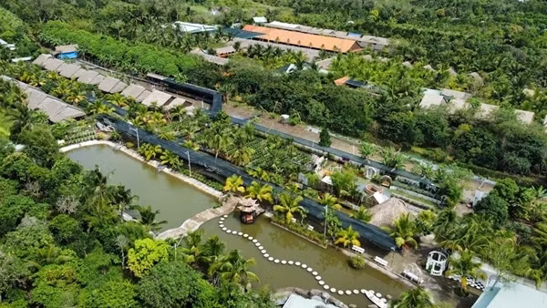 Cận cảnh công trình xây dựng trái phép nơi tổ chức "Ngày hội 1.000 món ngon xưa và nay"