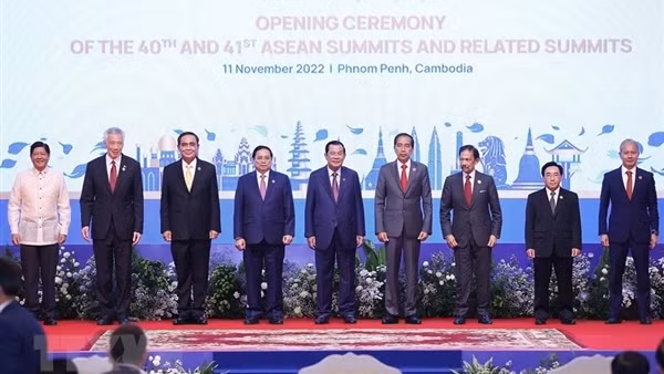 Thủ tướng dự Lễ khai mạc Hội nghị cấp cao ASEAN lần thứ 40 và 41