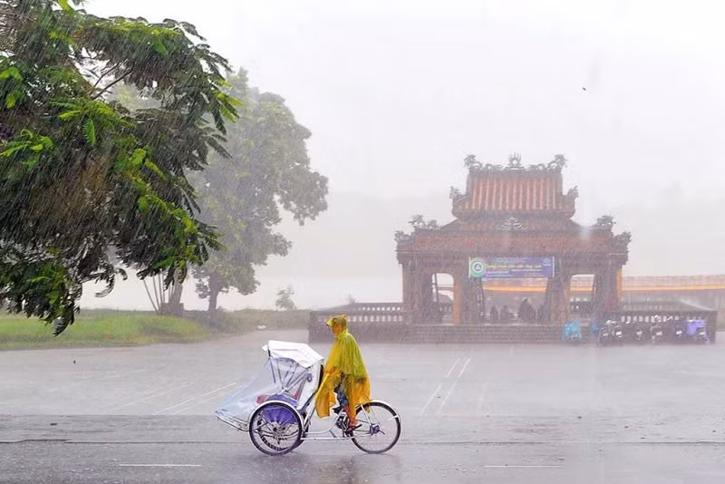 Bắc Bộ và Bắc Trung Bộ mưa nhiều nơi, Nam Bộ nắng cả ngày -0