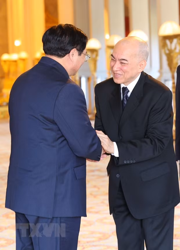 Lãnh đạo các nước ASEAN tiếp kiến Quốc vương Campuchia -0