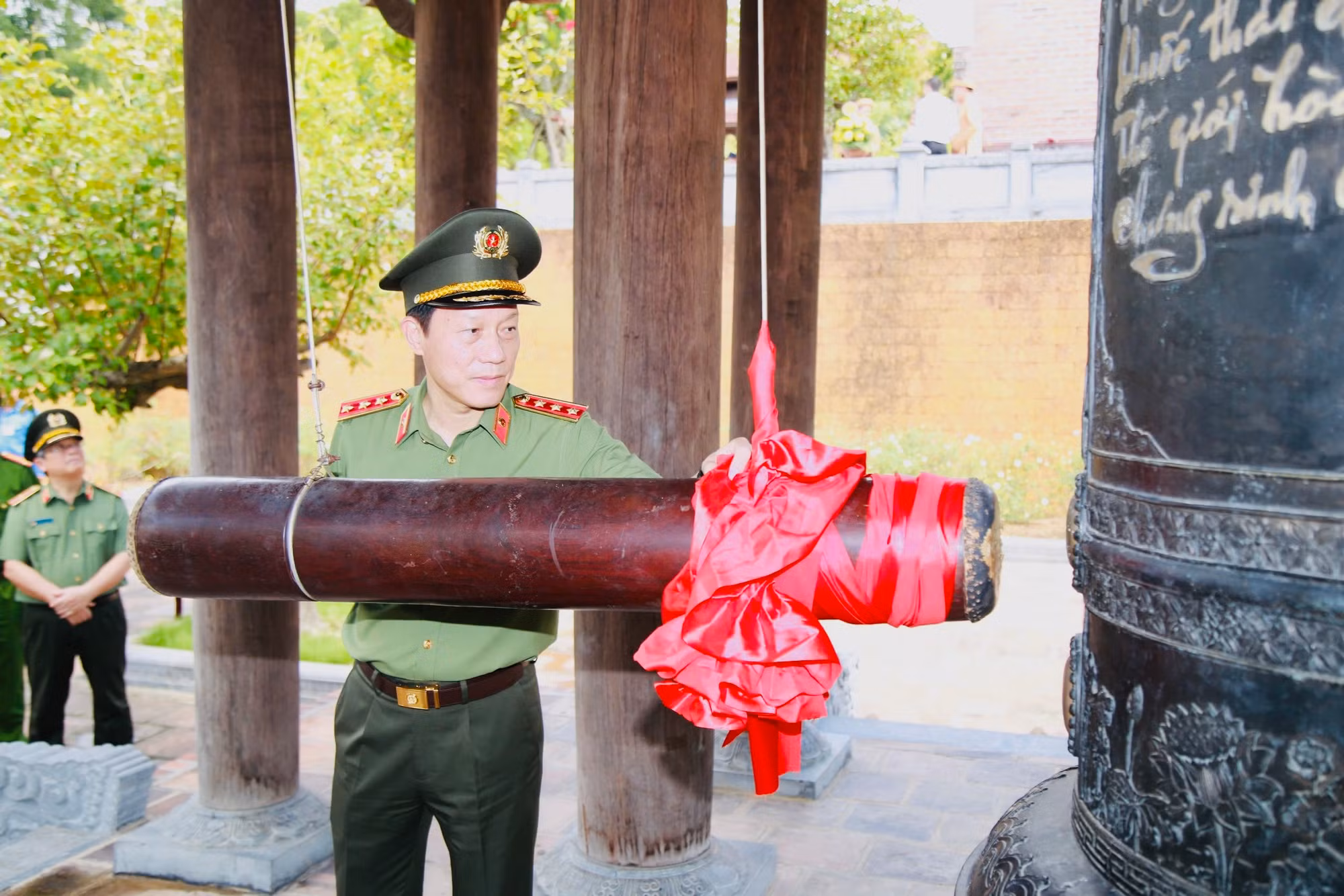 Bộ trưởng Lương Tam Quang dâng hương tại Khu di tích Quốc gia đặc biệt Kim Liên -0