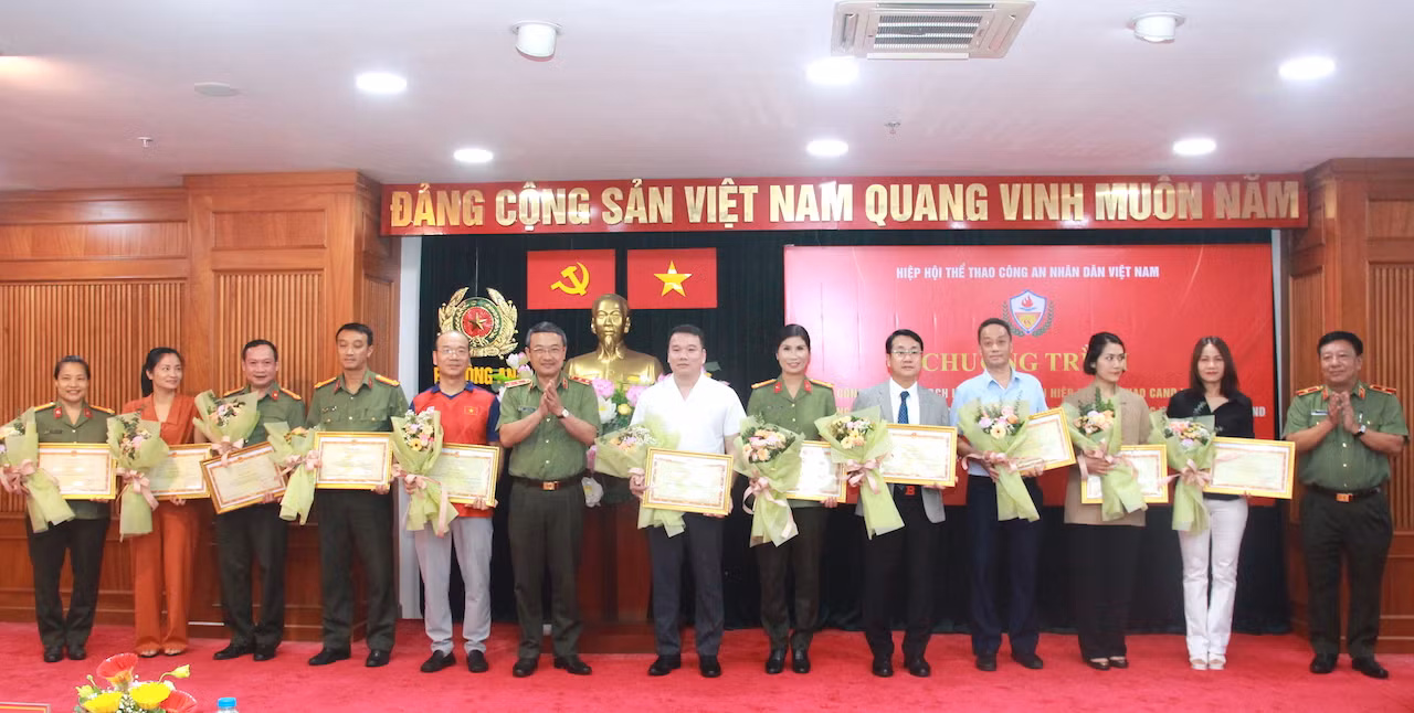 Bổ sung Uỷ viên Ban Chấp hành Hiệp hội Thể thao CAND, khen thưởng tập thể, cá nhân xuất sắc -0