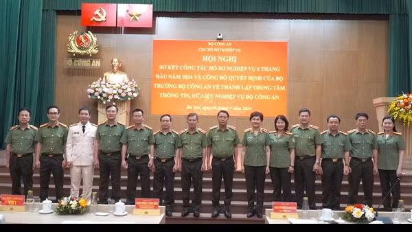 Tăng cường ứng dụng khoa học công nghệ, nâng cao hiệu quả công tác hồ sơ nghiệp vụ