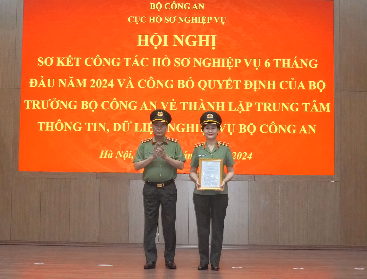 Ứng dụng khoa học công nghệ, nâng cao hiệu quả công tác hồ sơ nghiệp vụ -0