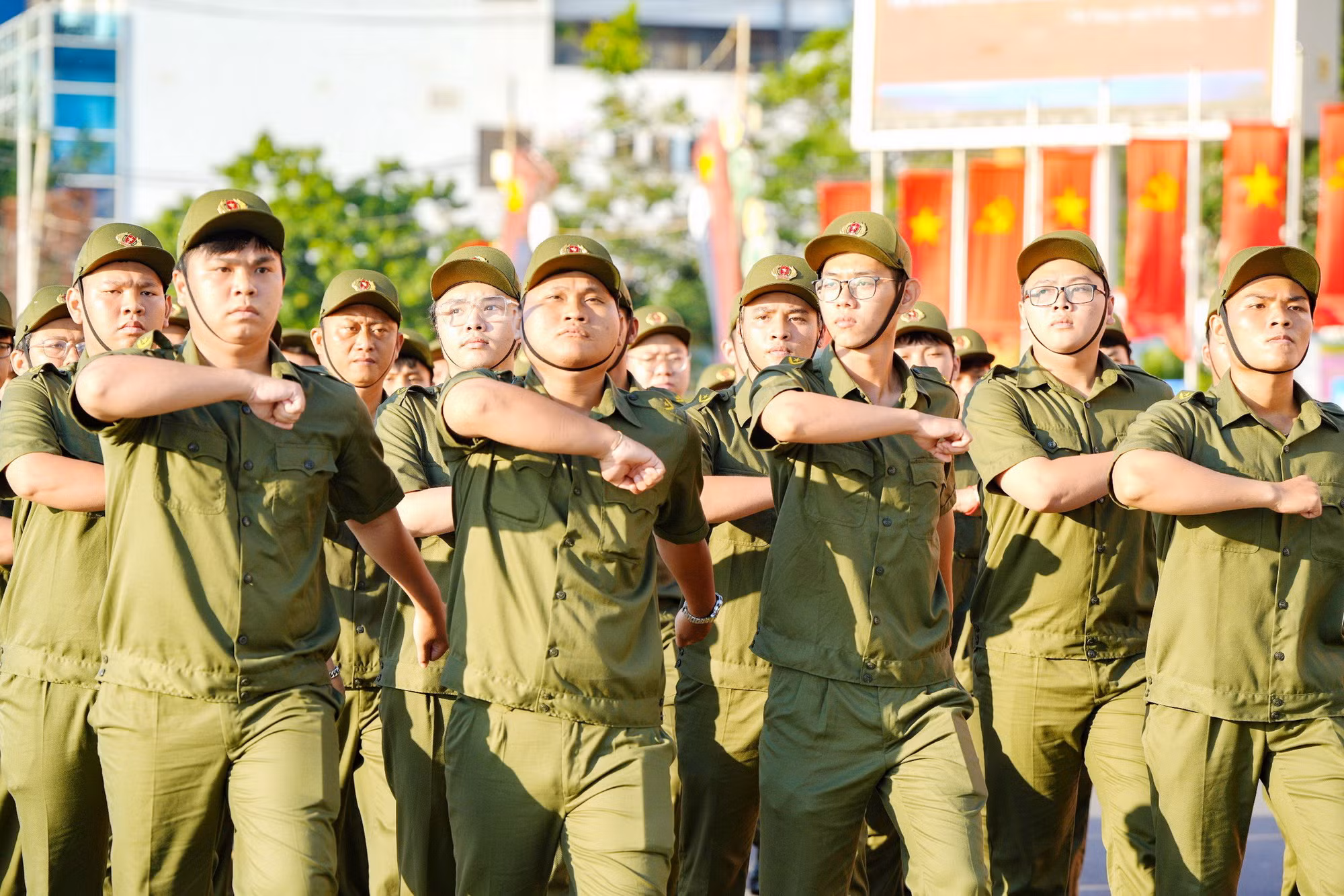 Phó Thủ tướng Chính phủ Trần Lưu Quang dự lễ ra mắt Lực lượng TGBV ANTT ở cơ sở tại Khánh Hòa -0