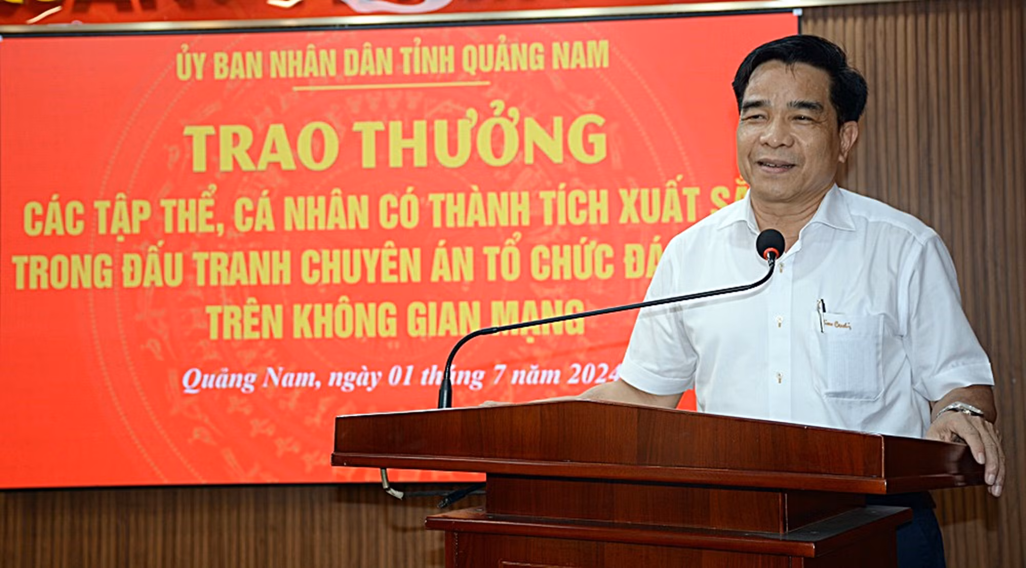 Khen thưởng nhiều tập thể, cá nhân tham gia triệt phá đường dây tổ chức đánh bạc qua mạng “khủng” -0