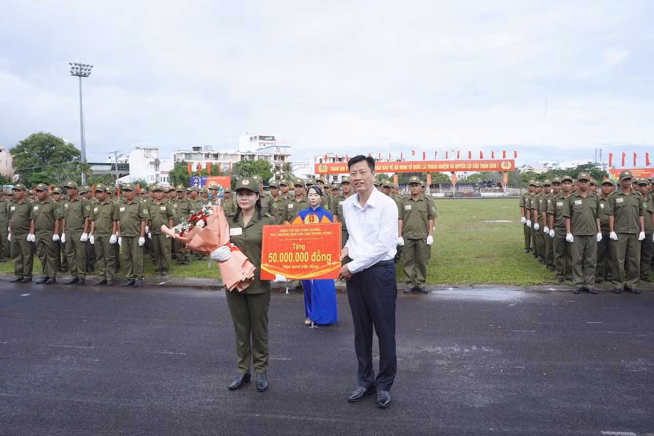Các tỉnh miền Tây ra mắt lực lượng tham gia bảo vệ ANTT ở cơ sở -0