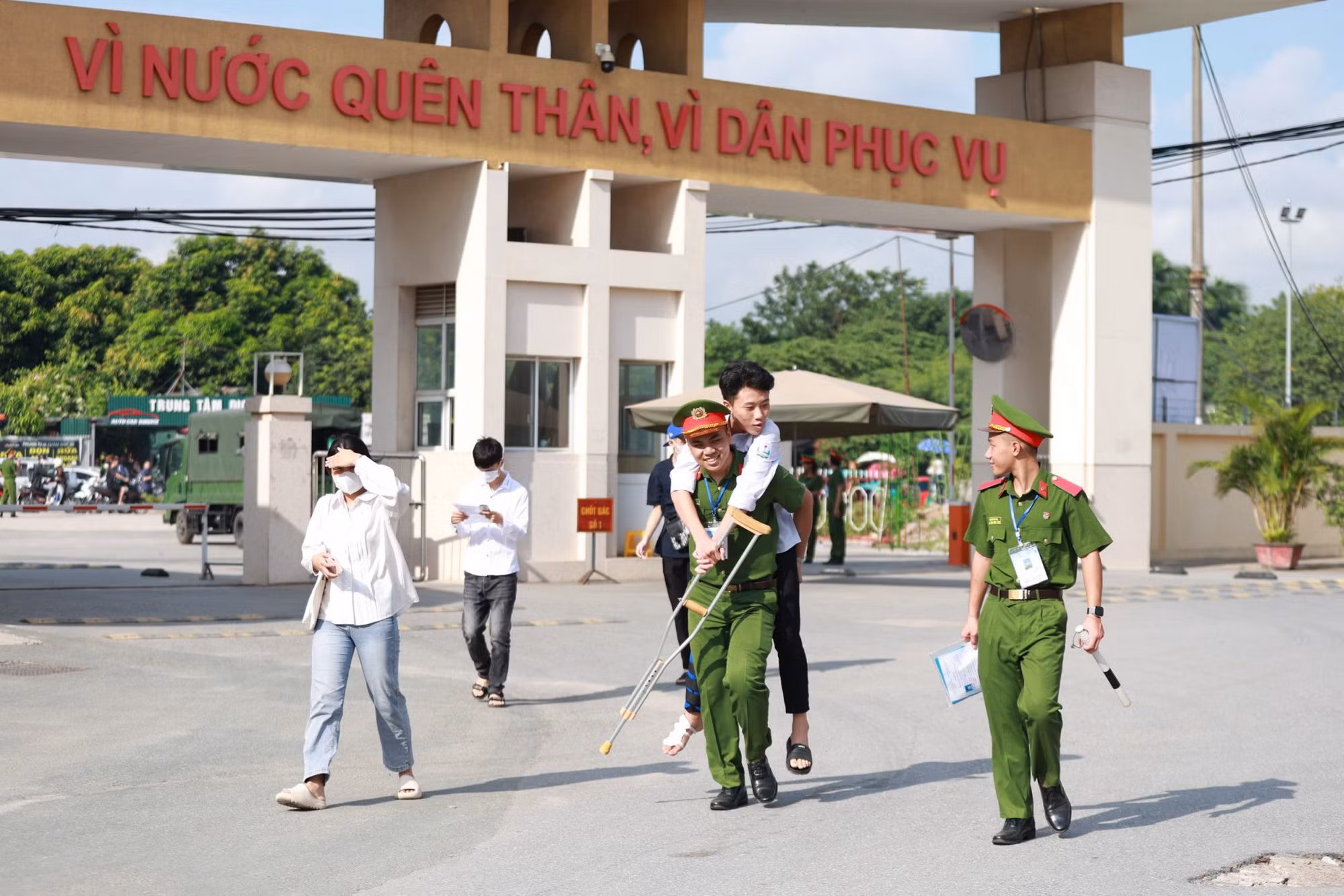 “Tiếp sức” cho thí sinh tham dự Kỳ thi đánh giá của Bộ Công an năm 2024 -1
