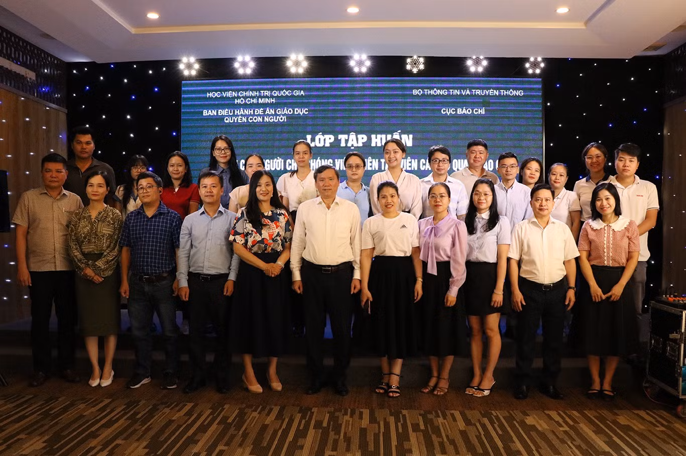 Tập huấn về quyền con người cho phóng viên, biên tập viên các cơ quan báo chí tại miền Trung -0