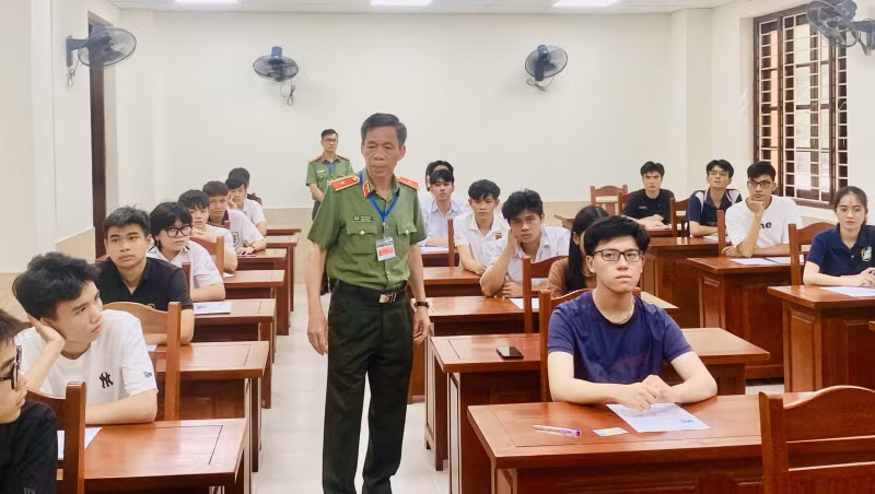 Chủ động ngăn ngừa sử dụng các thiết bị công nghệ cao để gian lận thi