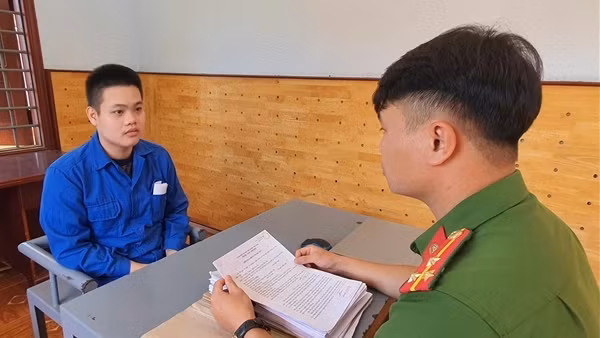 Người yêu mâu thuẫn trên mạng xã hội, mang súng bắn đối thủ trọng thương