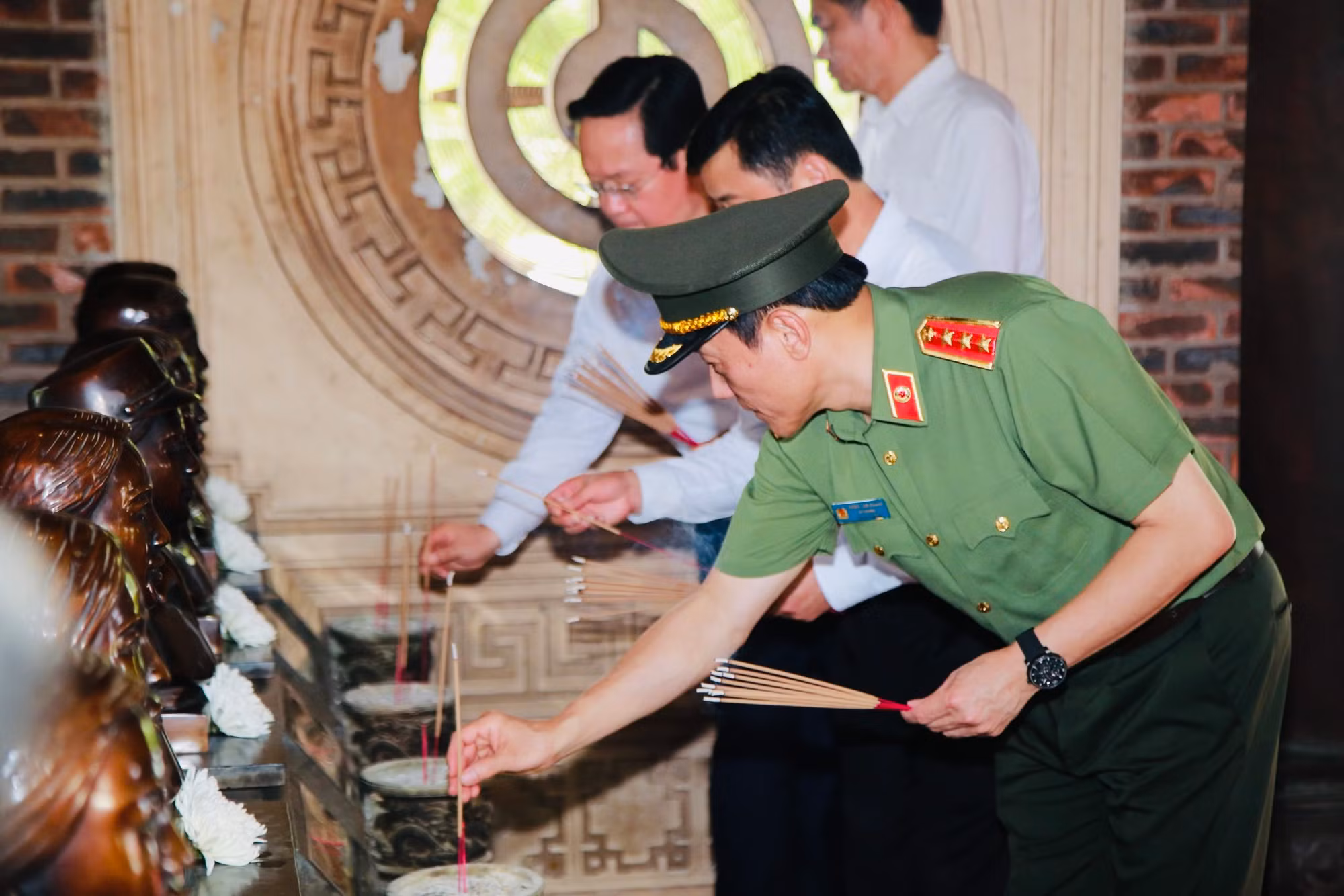 Bộ trưởng Lương Tam Quang dâng hương tại Khu di tích Quốc gia đặc biệt Kim Liên -0