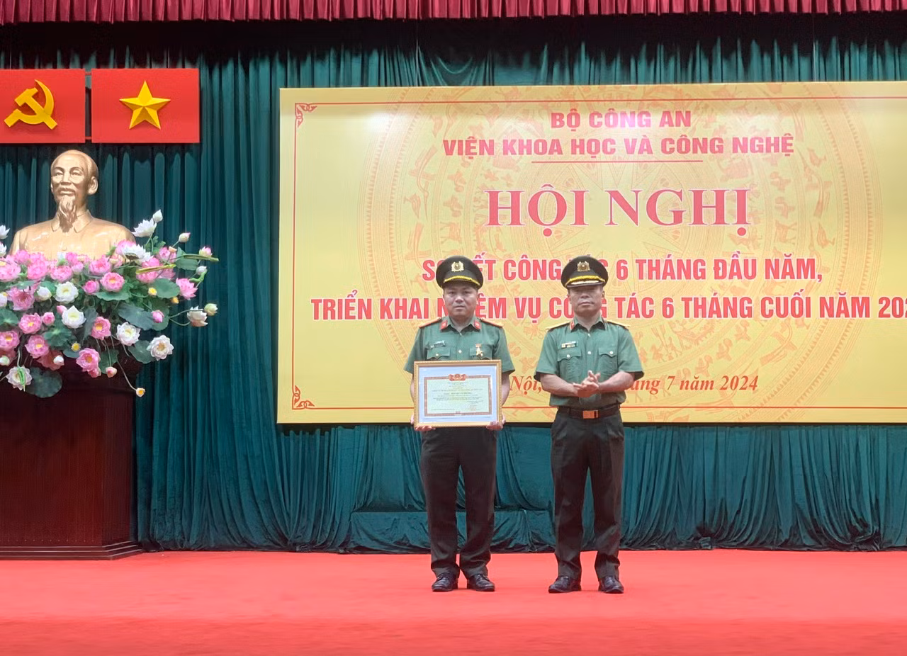 Chủ động nghiên cứu, phát triển các sản phẩm mới có tính ứng dụng cao trong công tác nghiệp vụ Công an -0