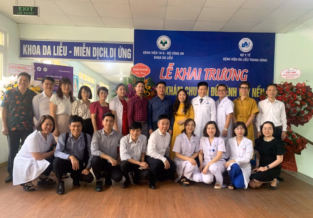 Khai trương phòng khám chuyên đề nhằm nâng cao hiệu quả khám, điều trị bệnh vảy nến tại Bệnh viện 19-8 -0